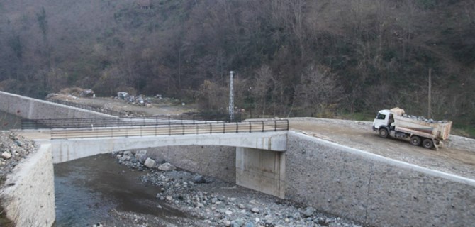 PALAKLI MAHALLESİ ARAÇ KÖPRÜSÜ HİZMETE AÇILDI  